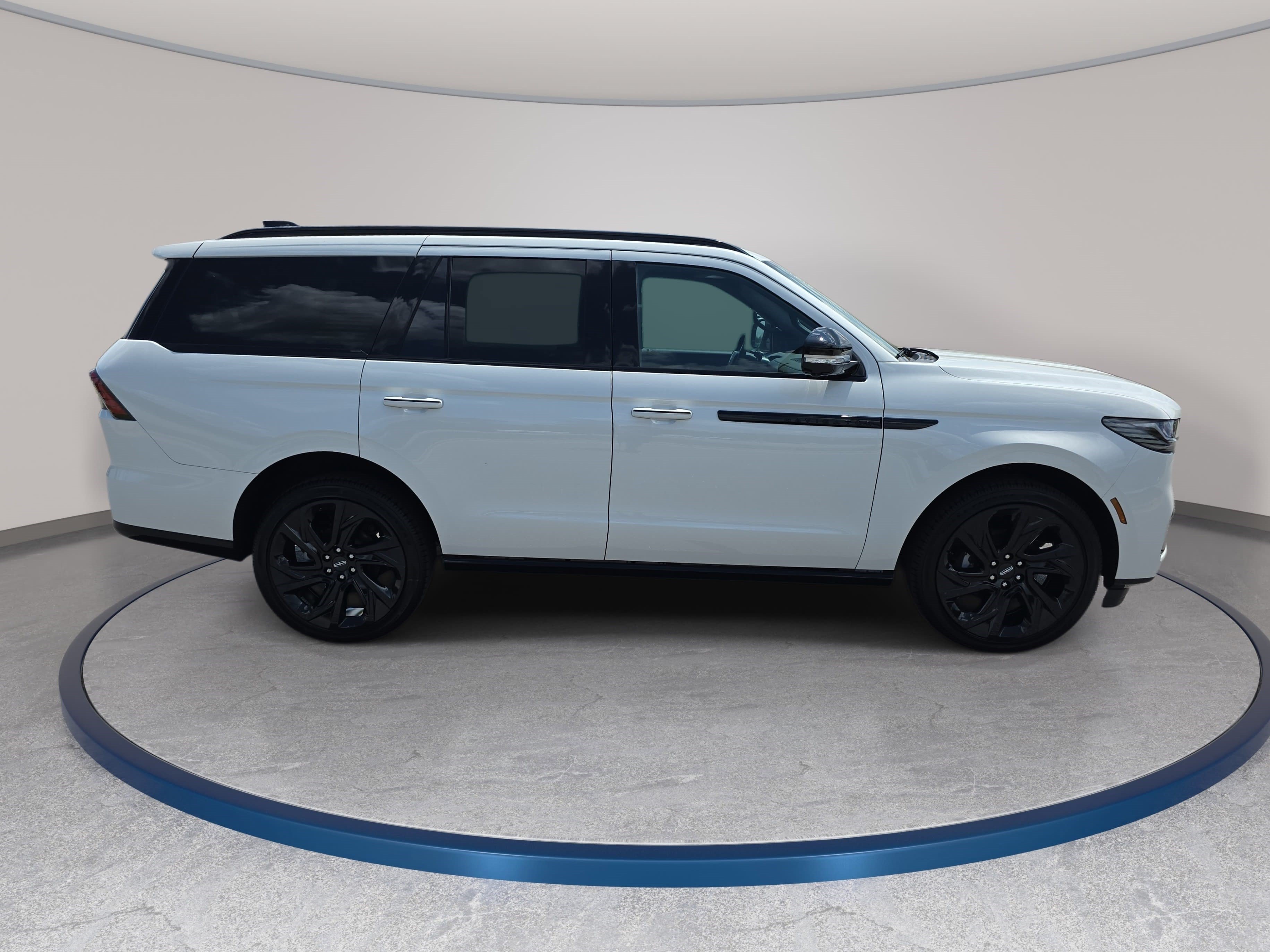 New 2027 Lincoln Navigator Reserve w/ Jet Appearance Package AWD/4WD image 4