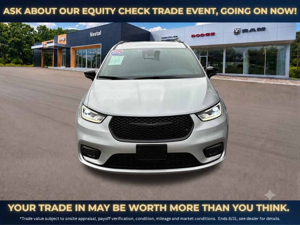 Used 2024 Chrysler Pacifica Touring-L w/ S Appearance Package FWD image 2