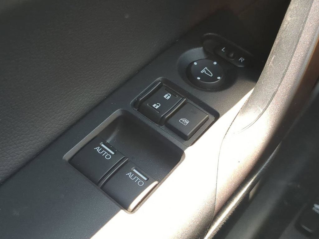 Used 2016 Honda Accord Touring image 22