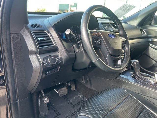 Used 2018 Ford Explorer XLT w/ Equipment Group 202A image 14