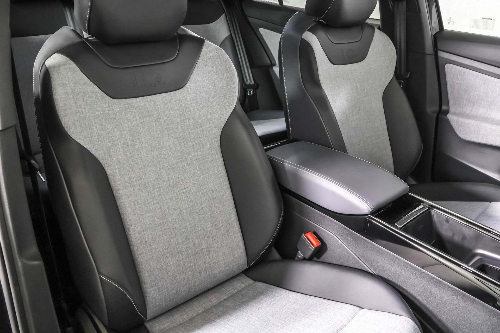 Used 2023 Volkswagen ID.4 2WD image 44