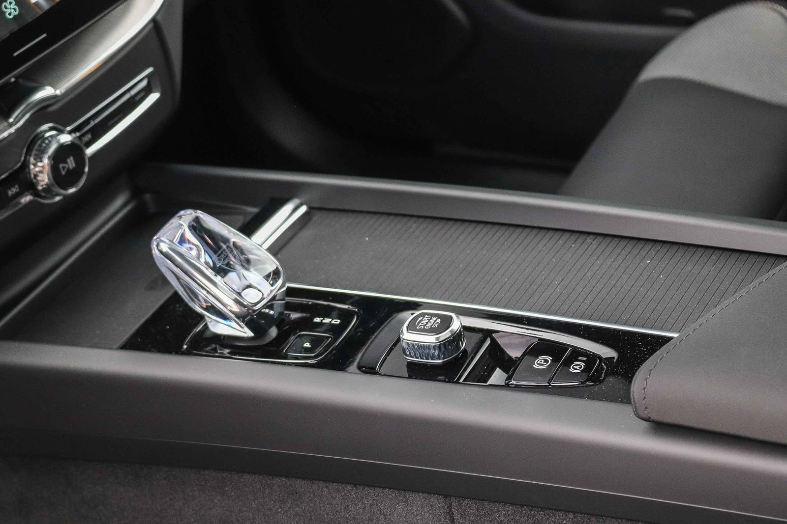 New 2026 Volvo XC60 T8 Polestar w/ Protection Package Premier AWD/4WD image 19
