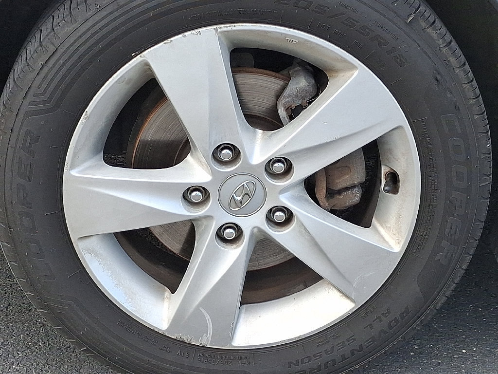 Used 2011 Hyundai Elantra GLS w/ Preferred Equipment Pkg 3 FWD image 11