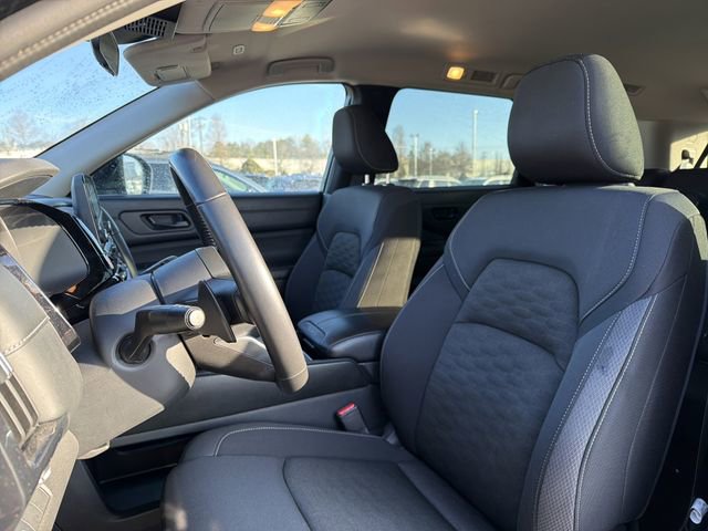 Used 2024 Nissan Pathfinder SV image 9