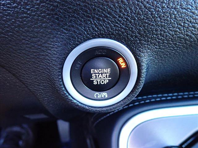 Used 2022 Dodge Challenger SXT RWD image 17