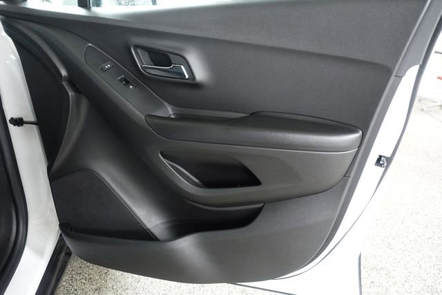 Used 2022 Chevrolet Trax LT w/ Premium Seat Package image 23