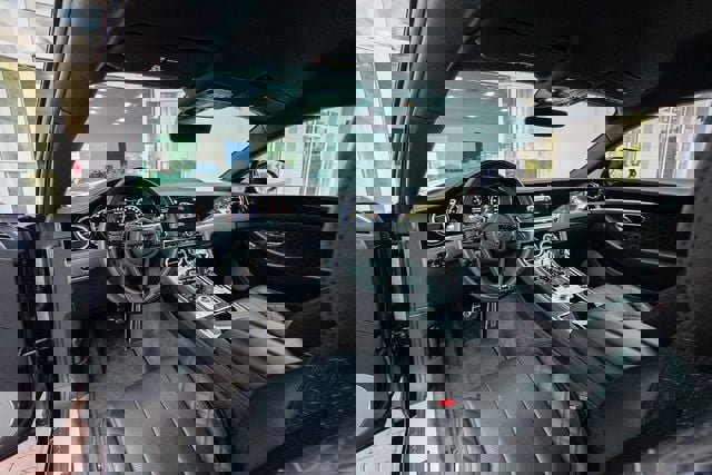 Used 2020 Bentley Continental GT V8 image 3