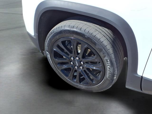 Used 2023 GMC Acadia SLE w/ Driver Convenience Package FWD image 21