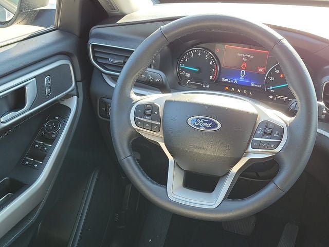 Used 2023 Ford Explorer XLT w/ Equipment Group 202A AWD/4WD image 21
