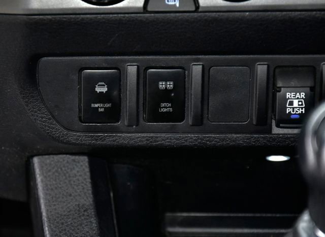 Used 2020 Toyota Tacoma TRD Off-Road image 25