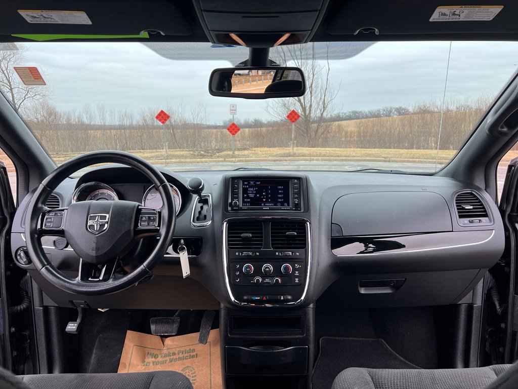 Used 2020 Dodge Grand Caravan SE image 18