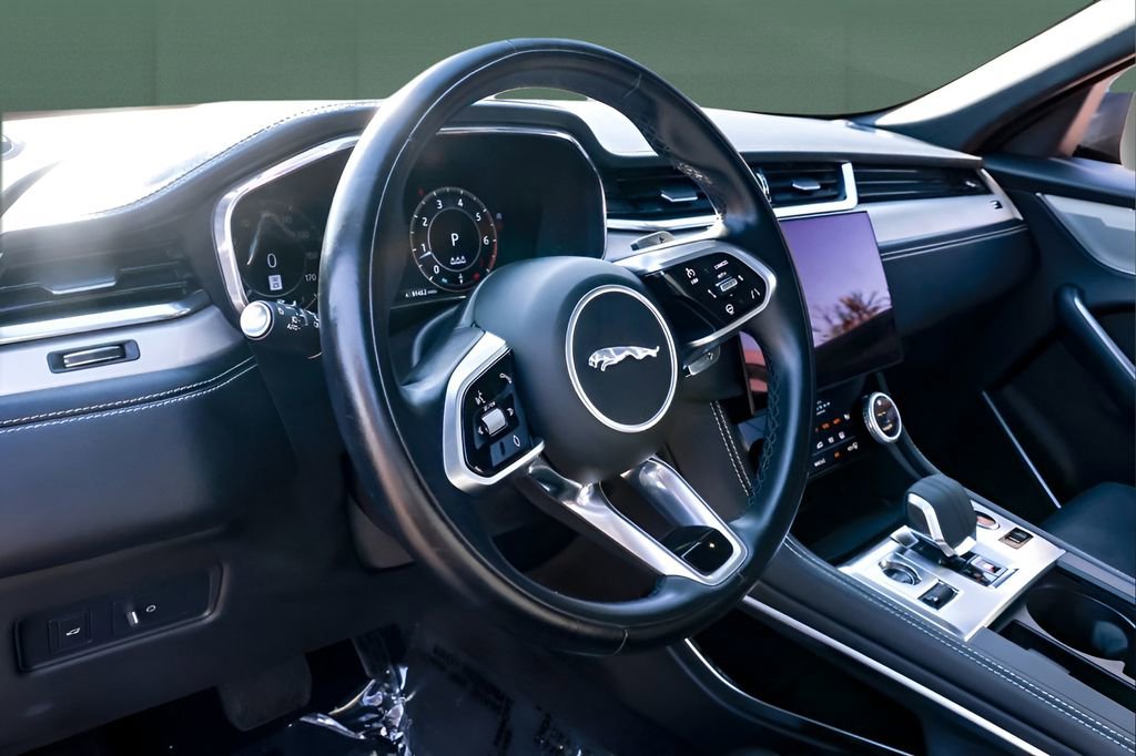 Used 2024 Jaguar F-PACE R-Dynamic S image 29