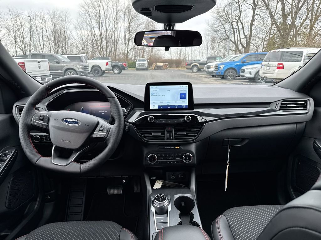 New 2025 Ford Escape ST-Line w/ Cold Weather Package AWD/4WD image 10