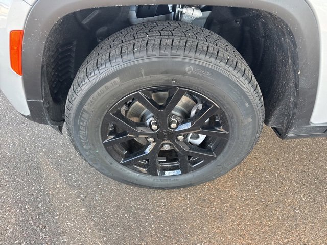 New 2026 Jeep Grand Cherokee Laredo image 8