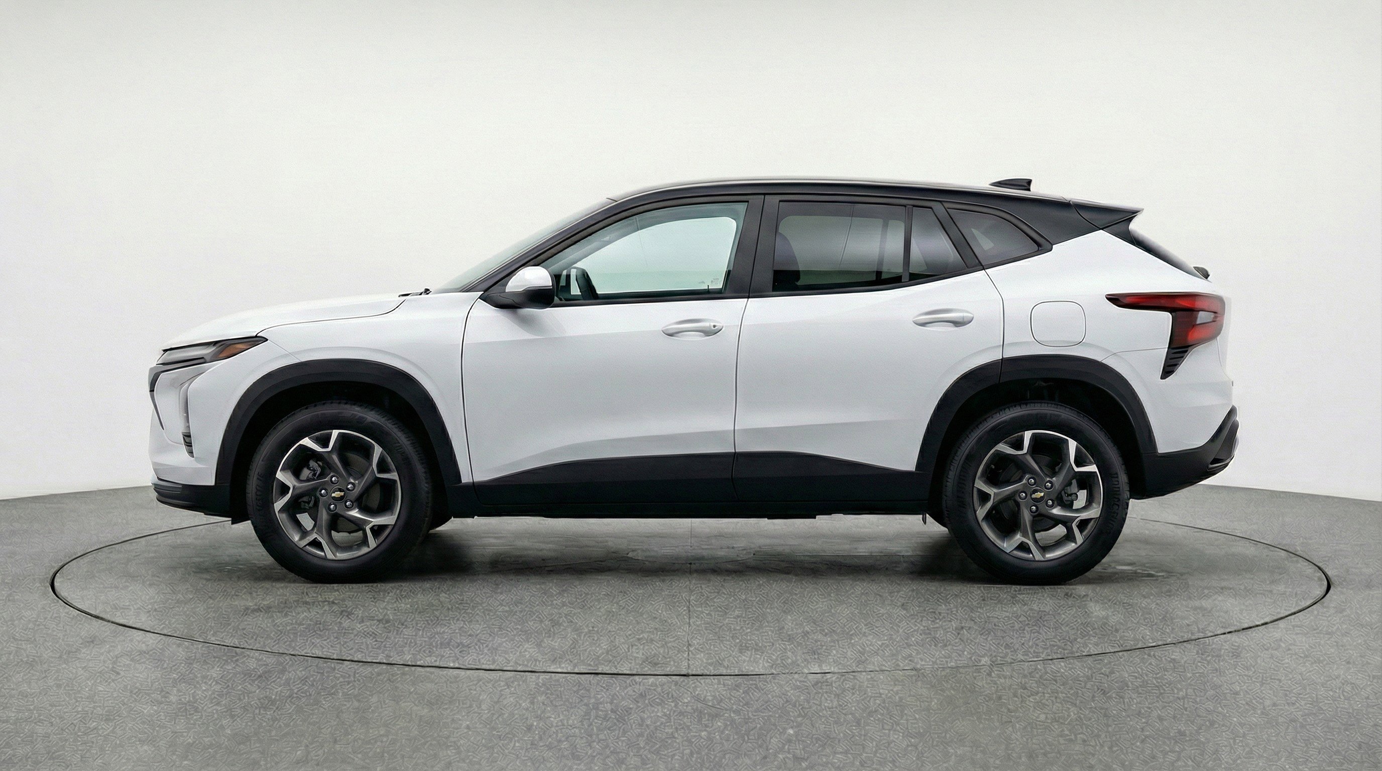 Used 2025 Chevrolet Trax LT image 5