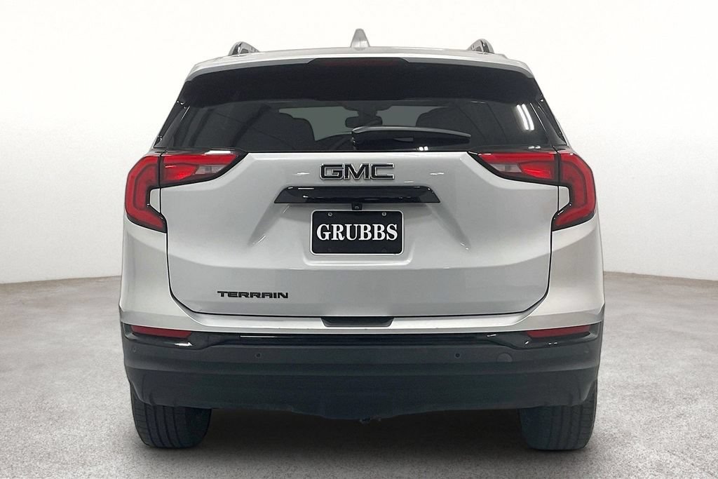Used 2021 GMC Terrain SLE w/ Driver Convenience Package FWD image 4