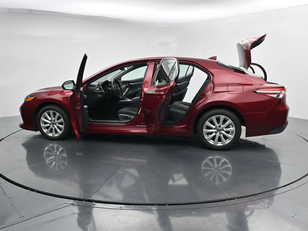 Used 2019 Toyota Camry LE FWD image 28