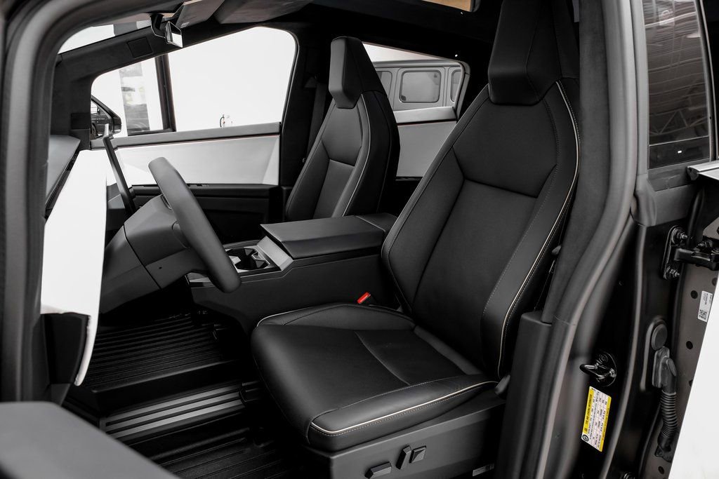 Used 2024 Tesla Cybertruck AWD Crew Cab image 33