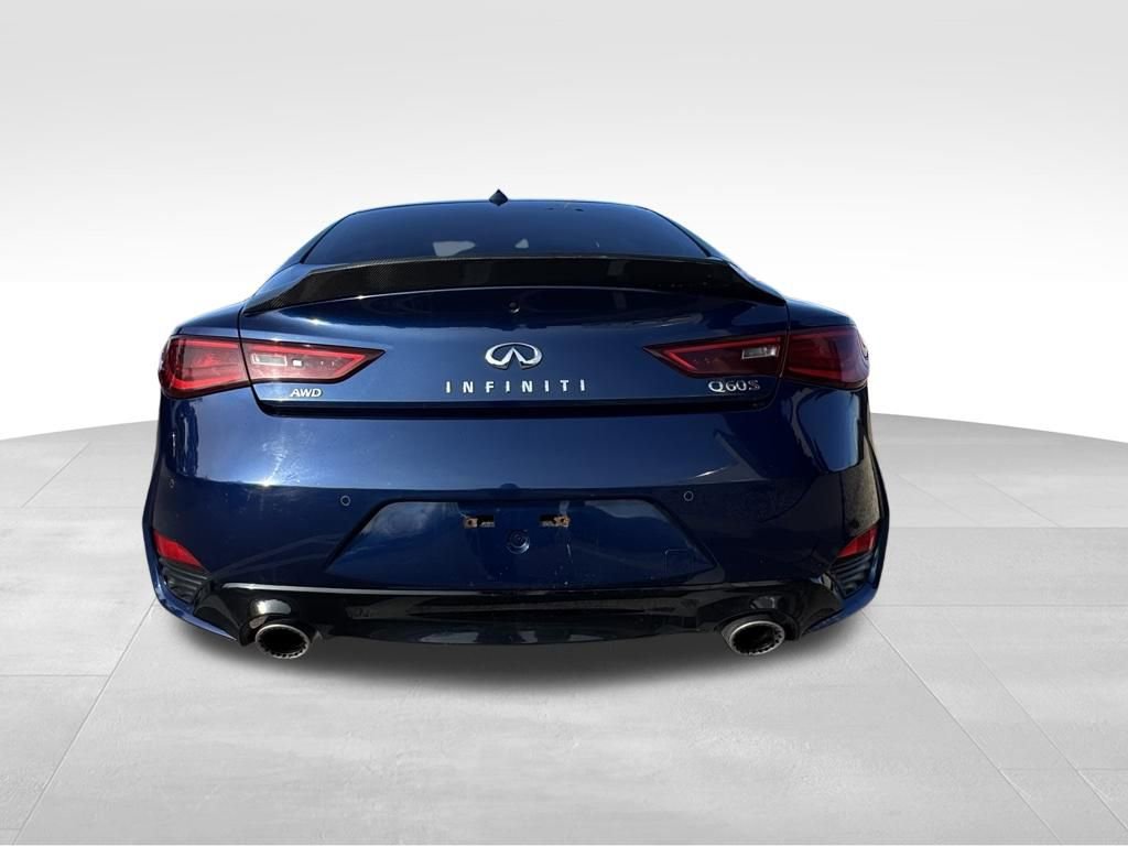 Used 2017 INFINITI Q60 Red Sport 400 image 6