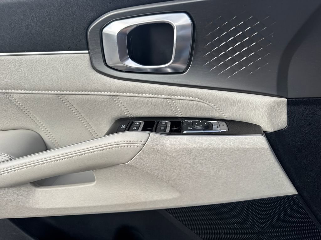 Used 2023 Kia Sorento SX image 21