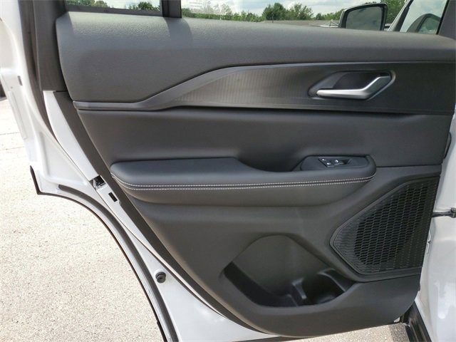 Used 2023 Jeep Grand Cherokee Laredo w/ Luxury Tech Group I image 12