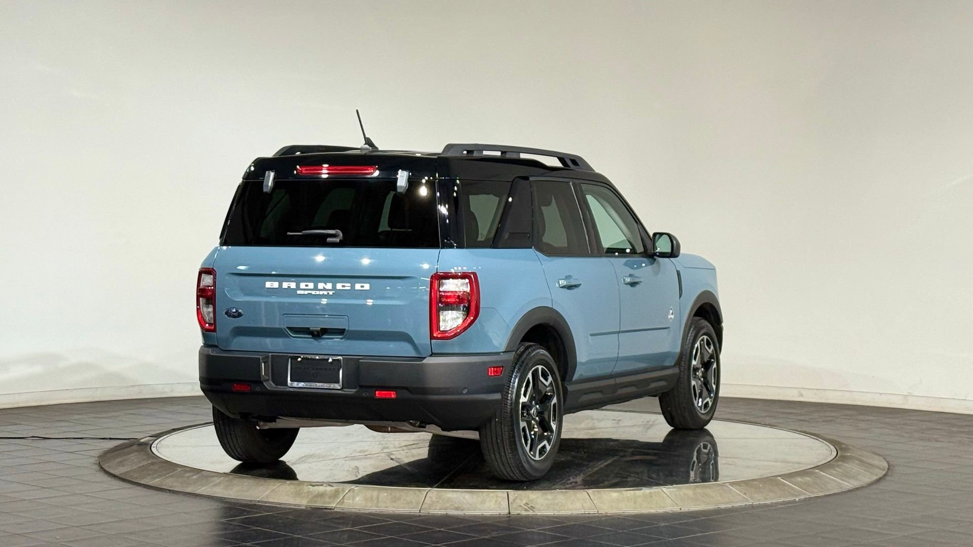 Used 2022 Ford Bronco Sport Outer Banks w/ Tech Package image 10