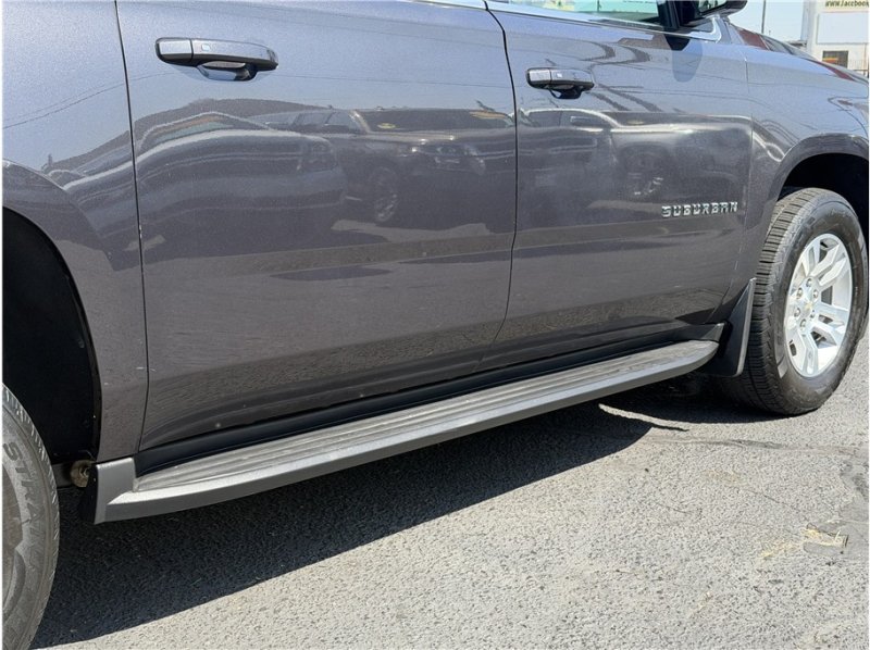 Used 2018 Chevrolet Suburban LT w/ Luxury Package RWD image 50