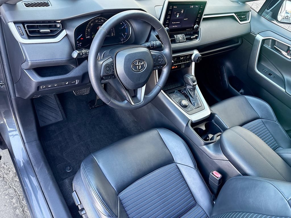 Used 2020 Toyota RAV4 XSE w/ XSE Grade Weather Package AWD/4WD image 9