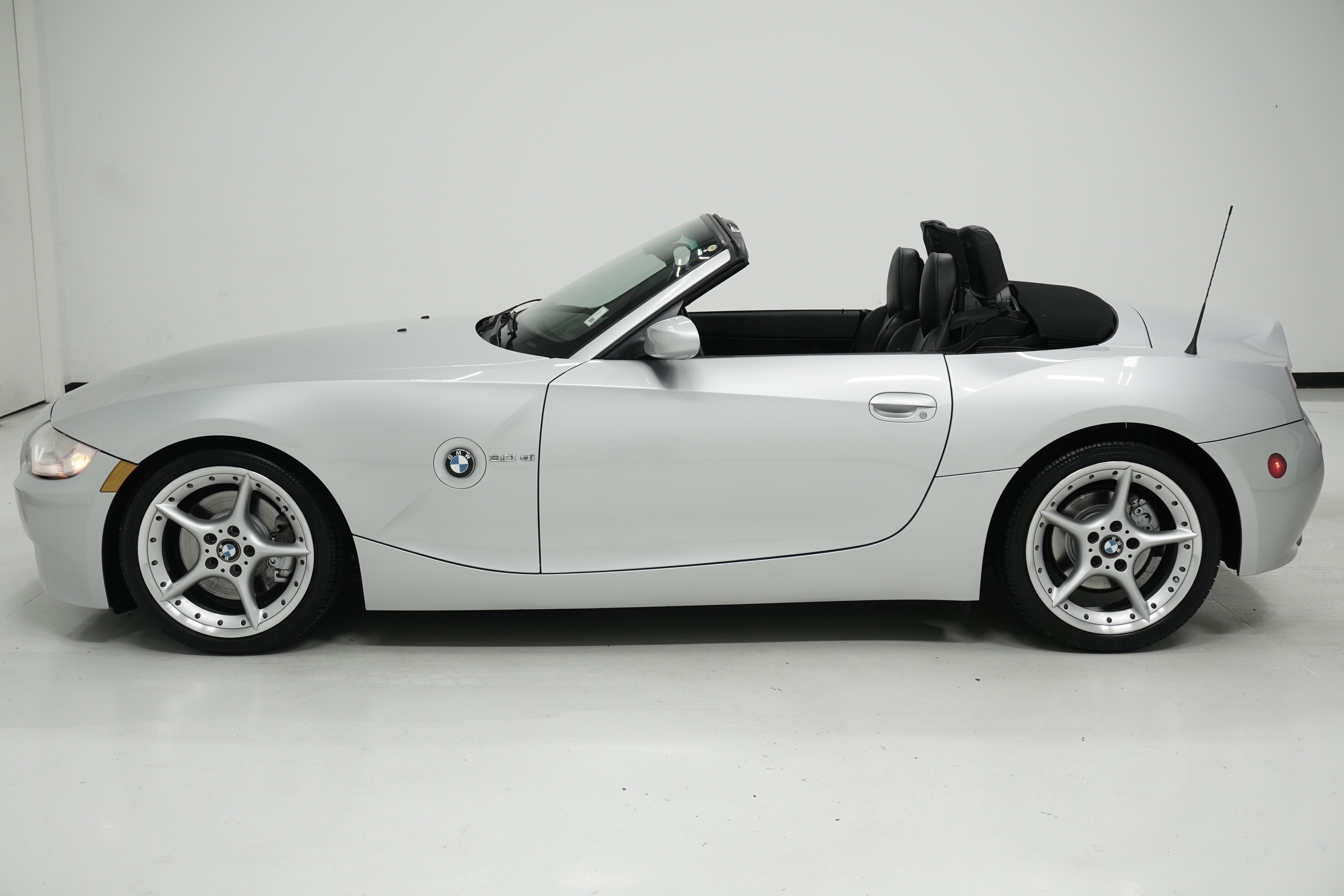 Used 2008 BMW Z4 3.0si image 10