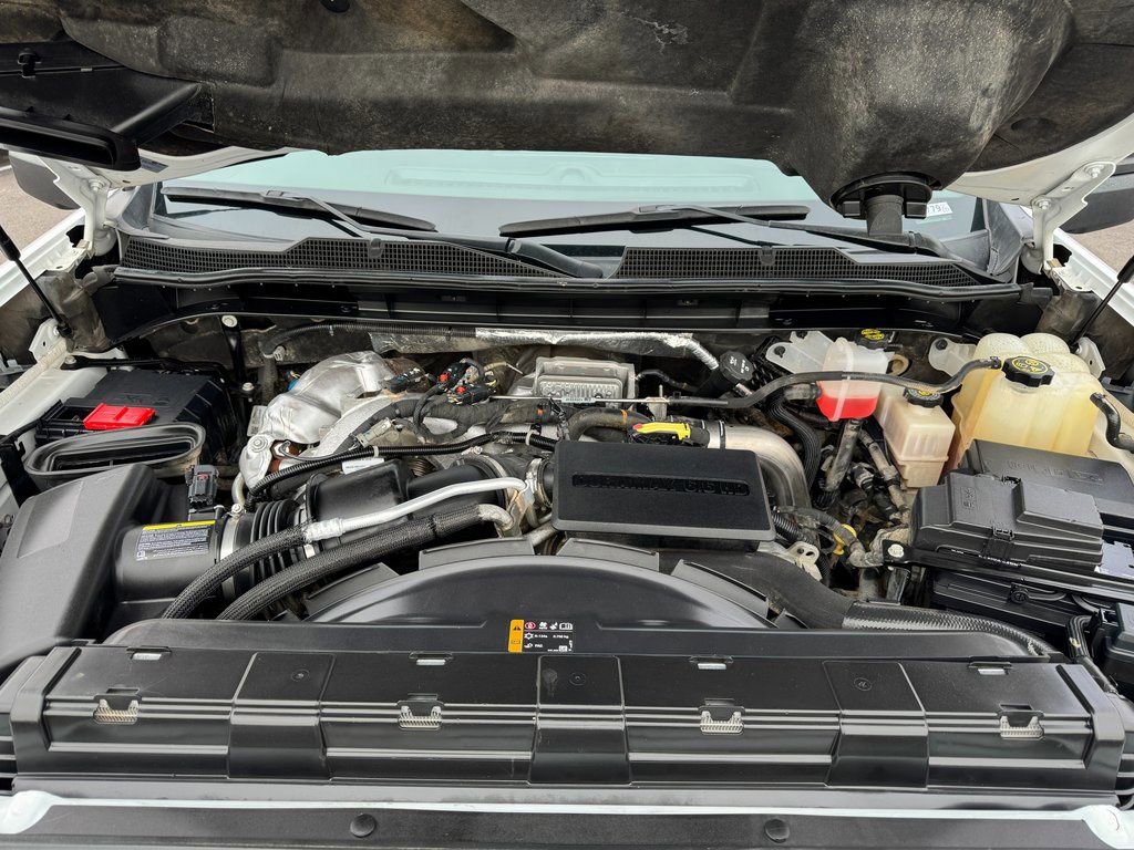Used 2022 Chevrolet Silverado 3500 LT w/ Convenience Package AWD/4WD image 9