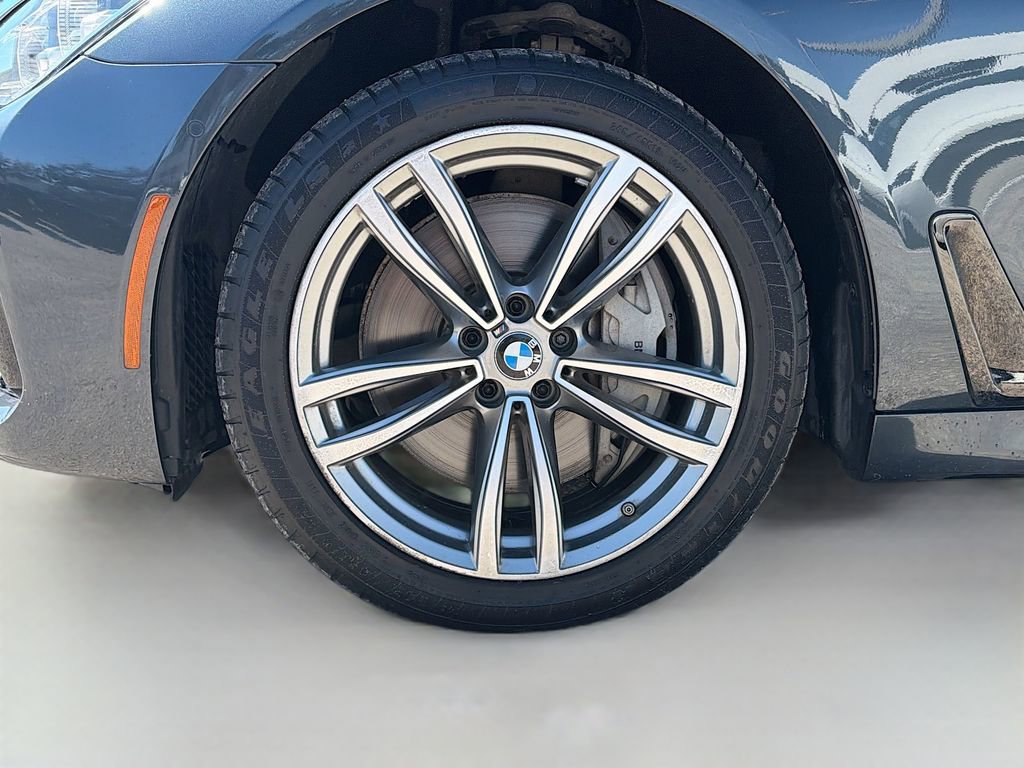 Used 2019 BMW 750i xDrive w/ M Sport Package image 48
