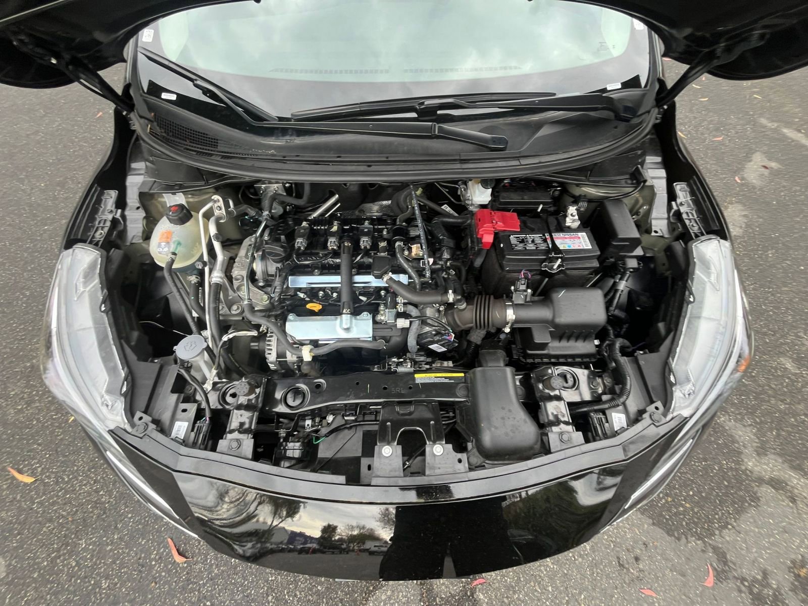 Used 2025 Nissan Versa SV image 30