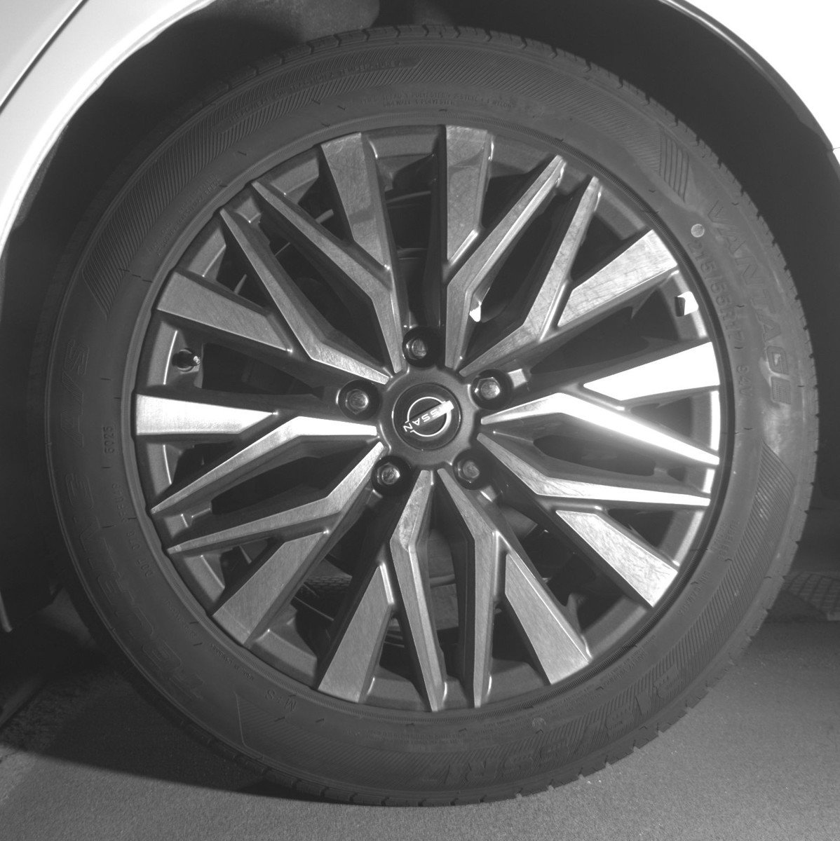 Used 2025 Nissan Altima 2.5 SV FWD image 14