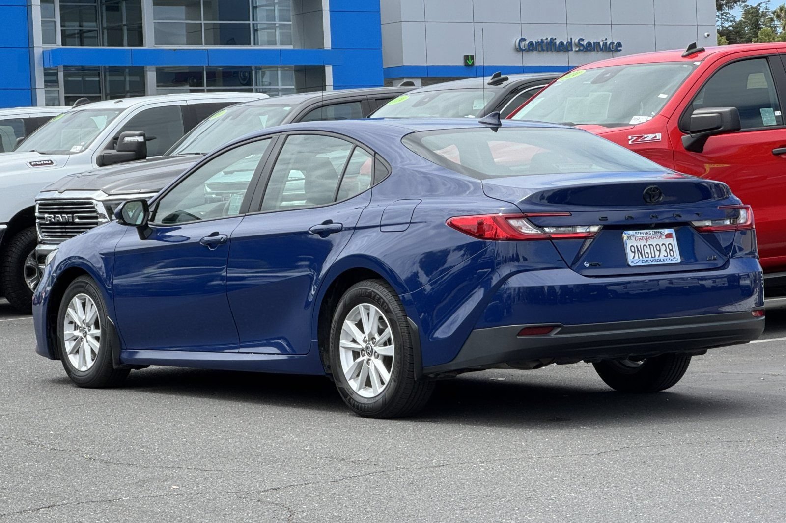 Used 2025 Toyota Camry LE FWD image 7