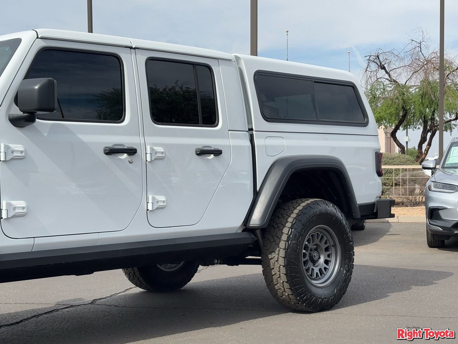 Used 2021 Jeep Gladiator Rubicon AWD/4WD image 8