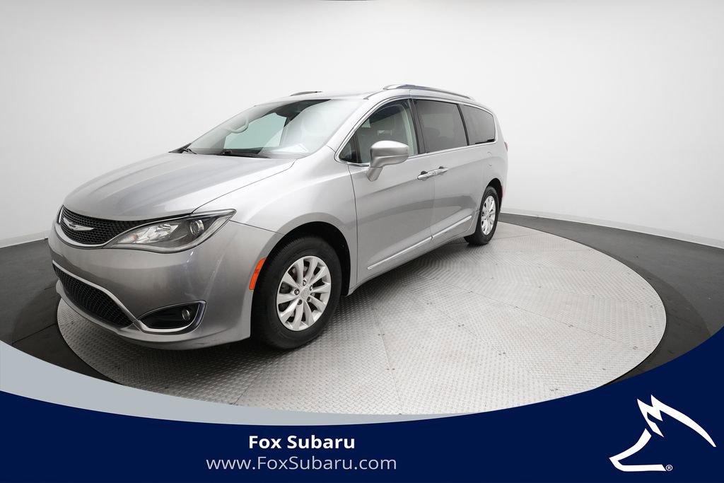 Used 2018 Chrysler Pacifica Touring-L image 1
