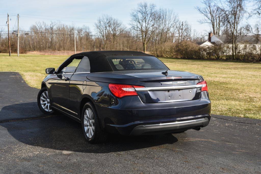 Used 2012 Chrysler 200 Touring FWD image 7