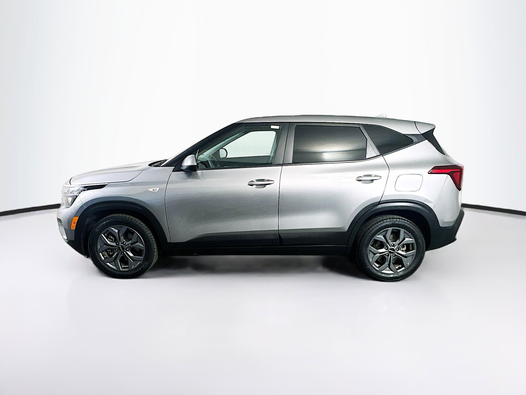 Used 2024 Kia Seltos LX AWD/4WD image 4