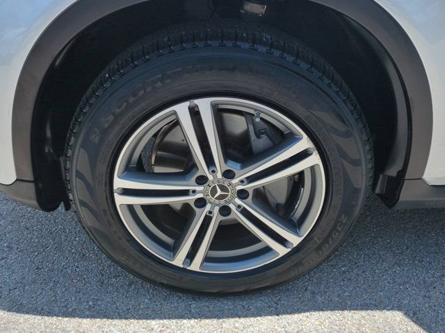 Used 2020 Mercedes-Benz GLC 300 4MATIC image 10