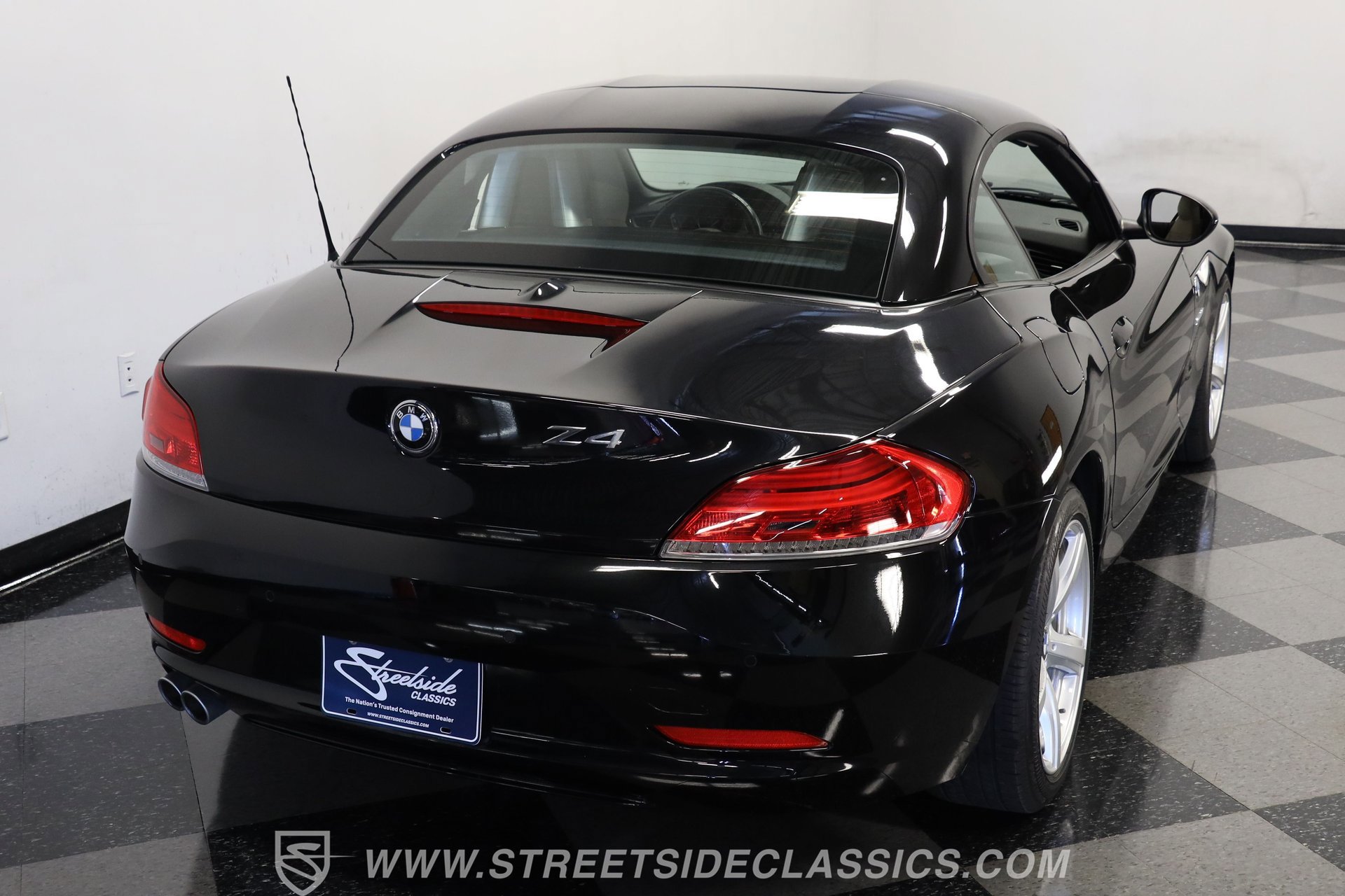 Used 2011 BMW Z4 sDrive30i image 9