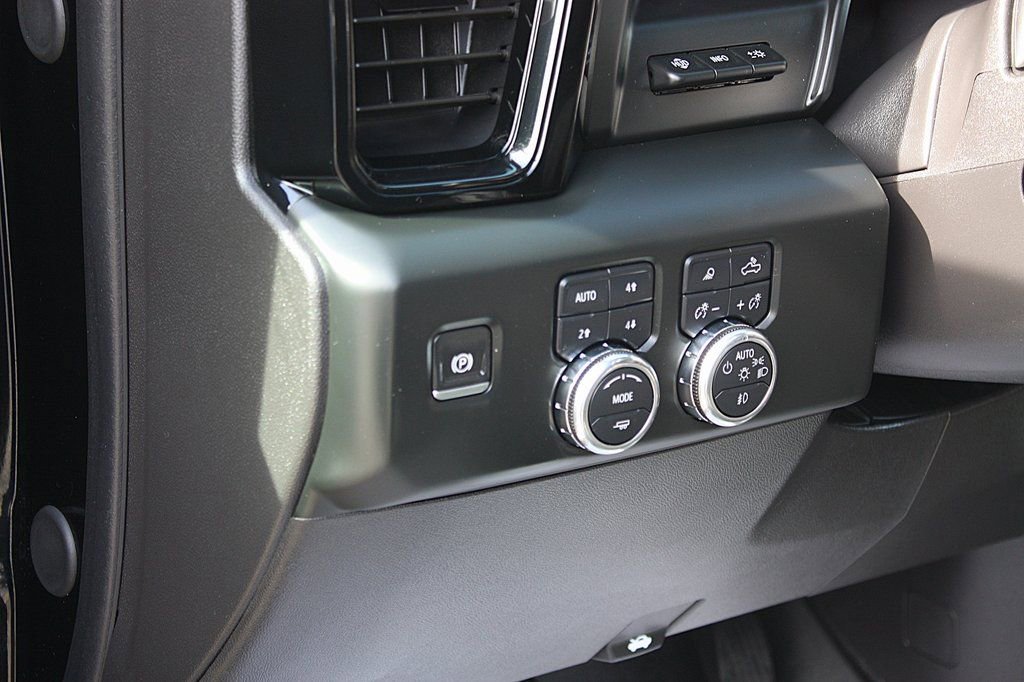 Used 2024 GMC Sierra 1500 AT4X image 12