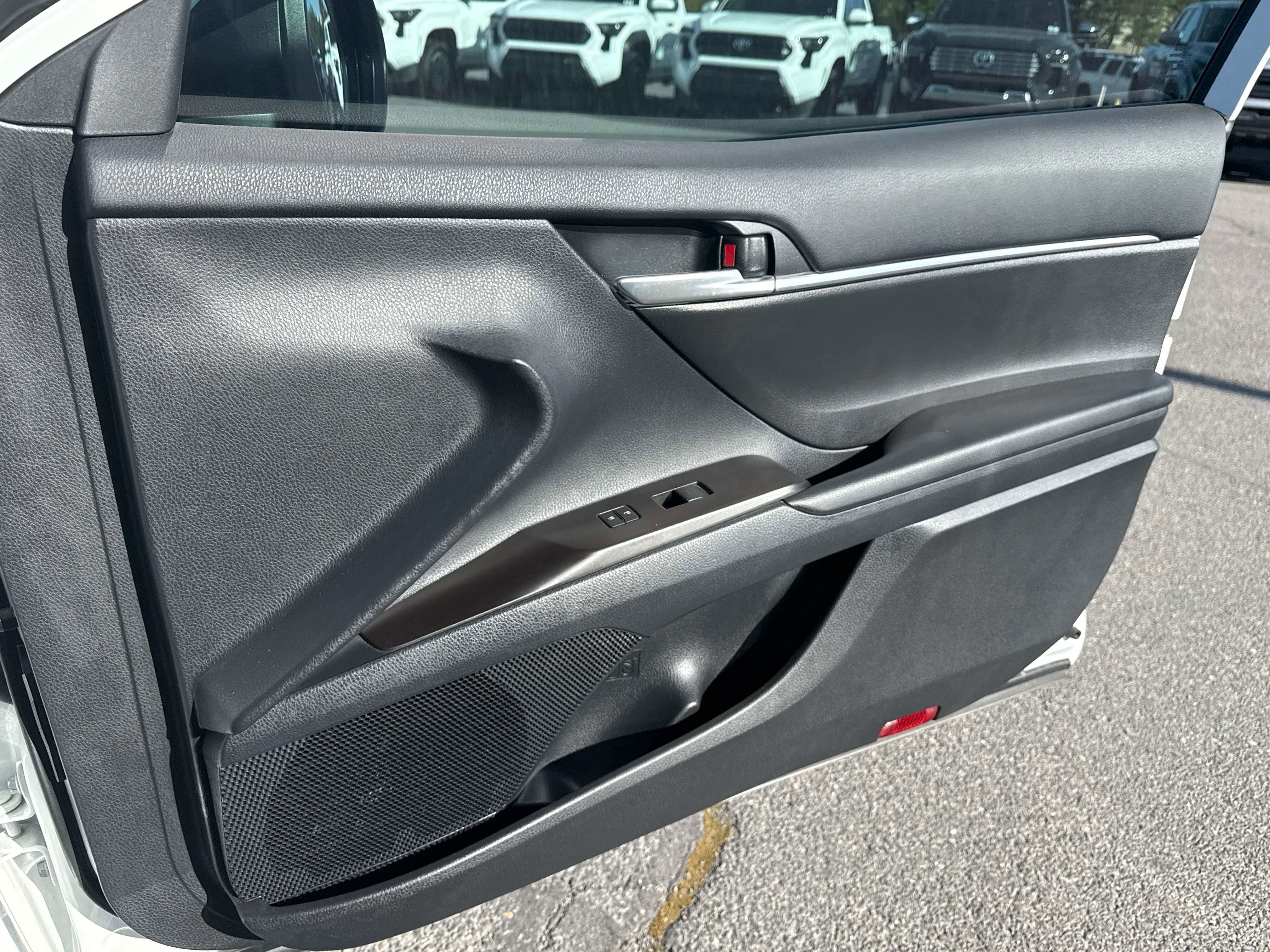 Used 2024 Toyota Camry SE image 19