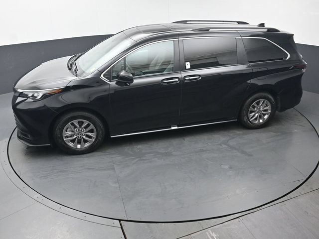 Used 2026 Toyota Sienna XLE AWD/4WD image 44
