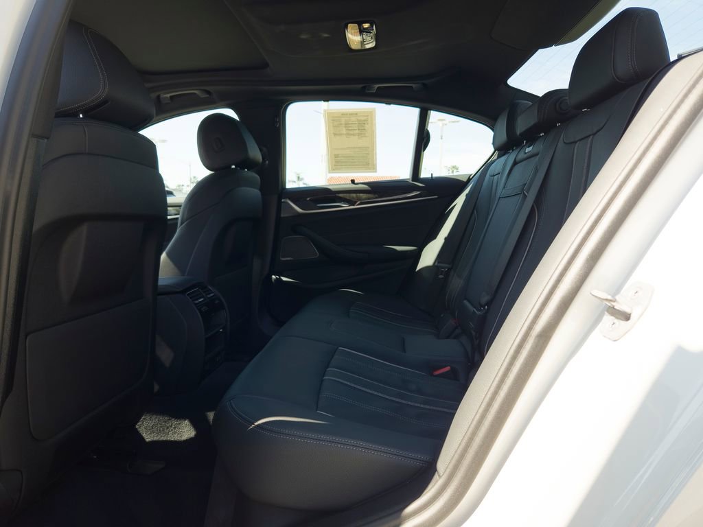 Used 2023 BMW 540i w/ Executive Package image 9