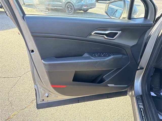 Certified 2023 Kia Sportage LX image 13