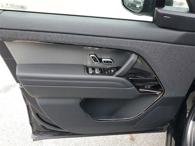 Certified 2025 Land Rover Range Rover Sport SE image 20