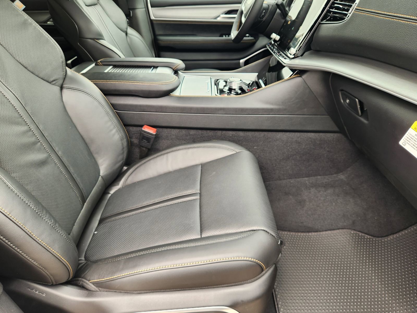 New 2026 Jeep Grand Wagoneer 4WD image 13