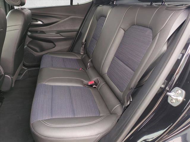 Used 2025 Buick Envista Preferred image 18