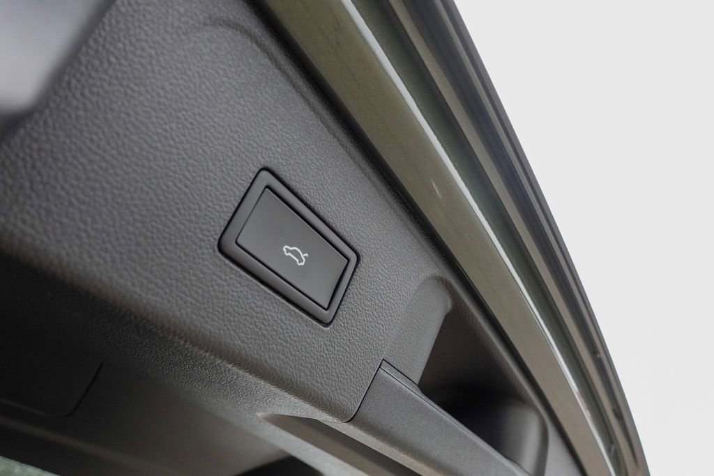 New 2026 Volkswagen Atlas SEL Premium R-Line image 30