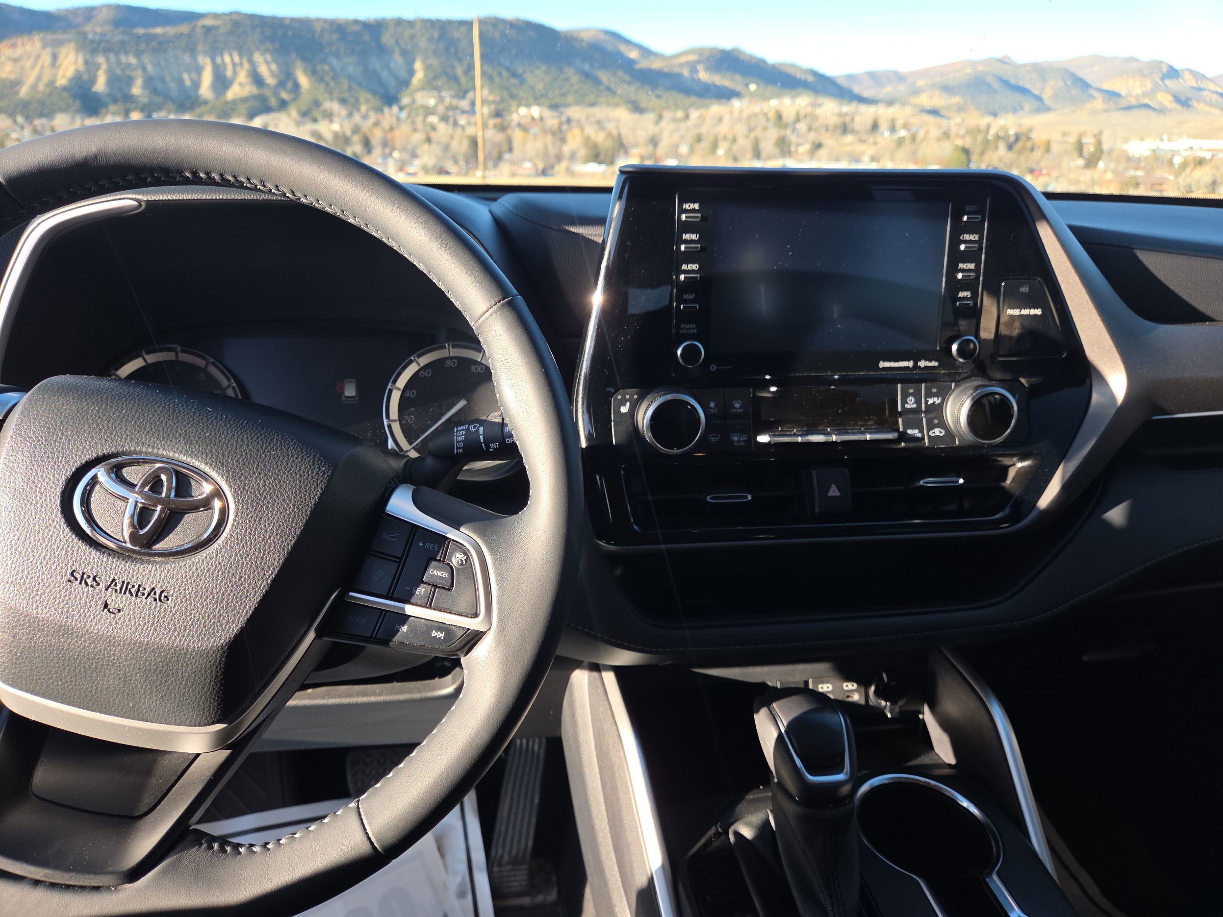 Used 2022 Toyota Highlander XLE image 14